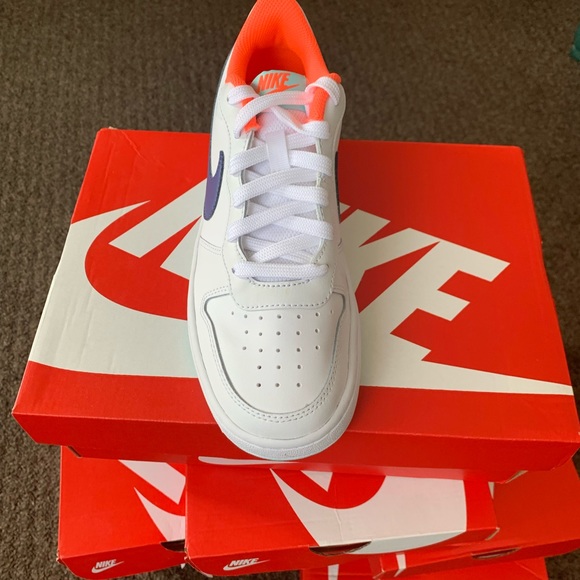 Nike Low Borough - Picture 4 of 6